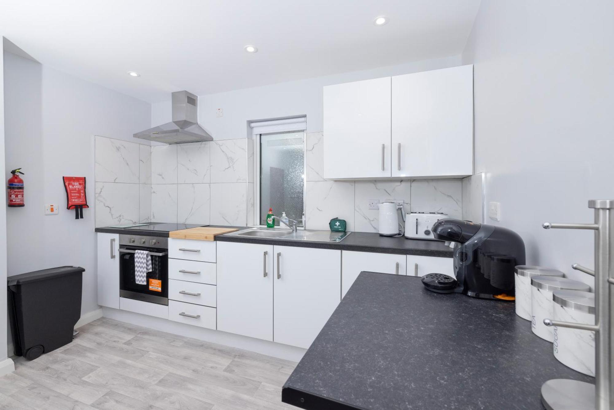 Modern 2 Bed Apartment Enniskillen Buitenkant foto